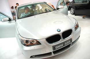BMW520i前脸